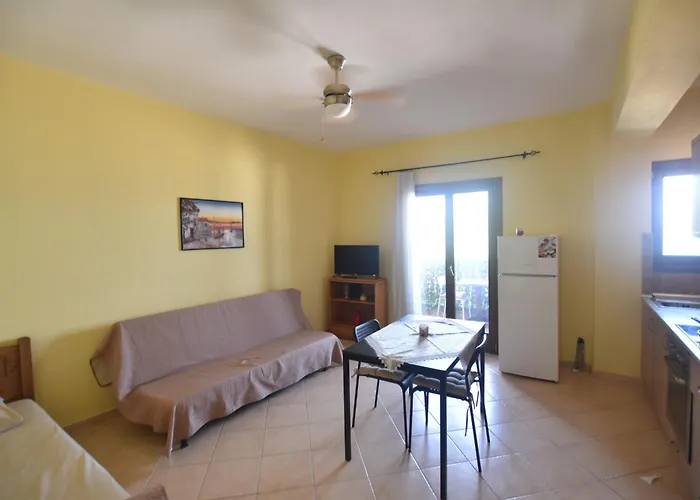 Menis アパート オウランオウポリ