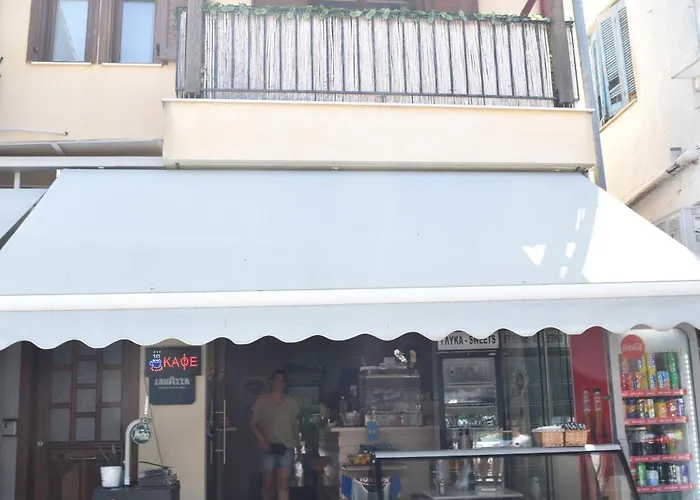 アパート Menis *